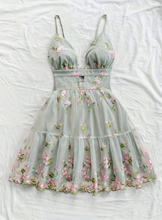 Load image into Gallery viewer, Plus Size Floral Embroidery Dress